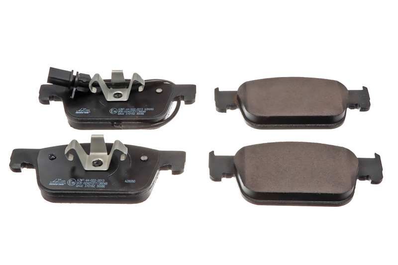 624501 Front brake pads & sensors